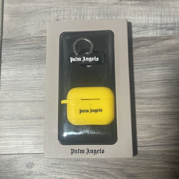 Palm Angels Classic Logo AirPod Pro Case new in box - Picture 4 of 6